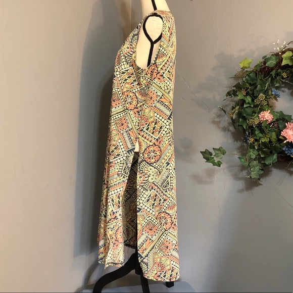 LulaRoe Beautiful Long Sleeveless Cardigan - Picture 4 of 5
